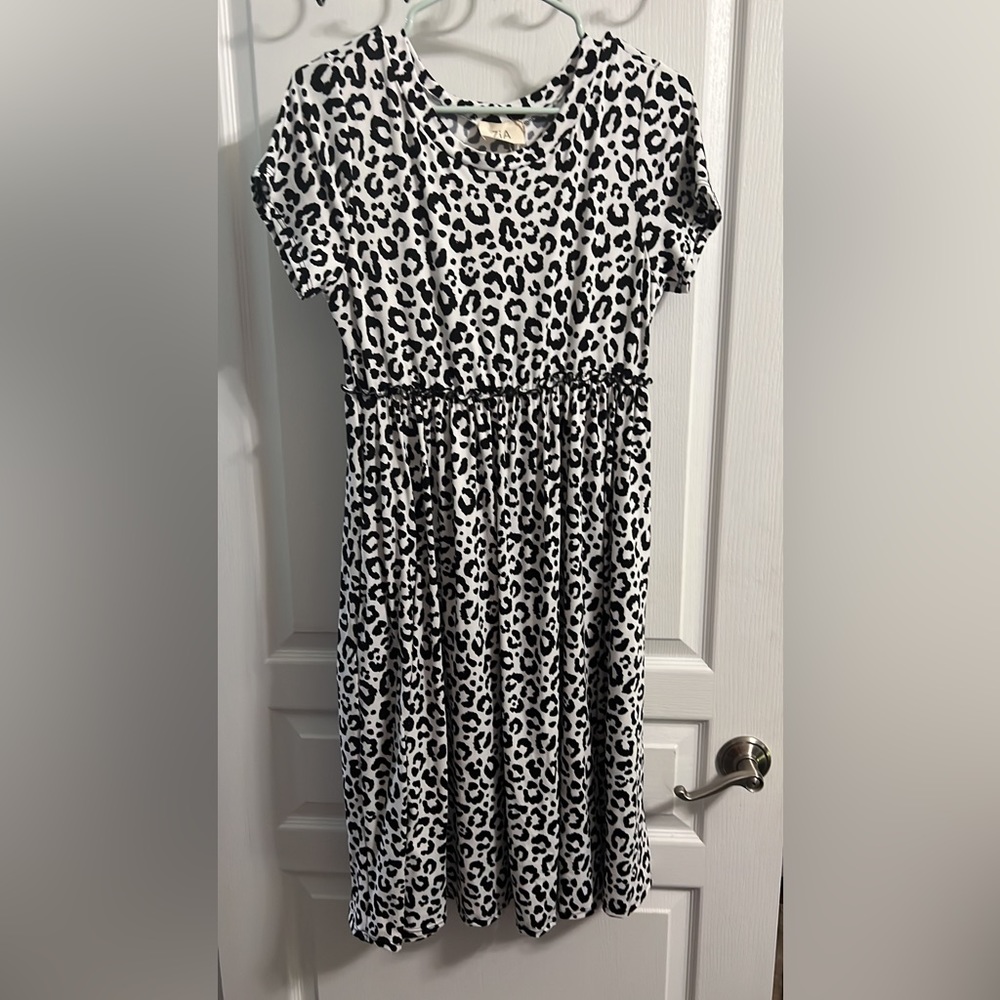 Zia Apparel dress. Butter soft, POCKETS! Color: white/black.  Sizes: S-L